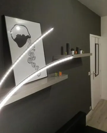 50 M2 Au Coeur De La Ville アパート